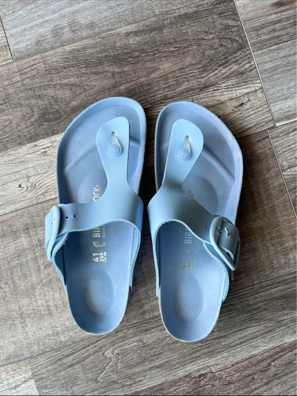 BIRKENSTOCKS | Light Blue Gizeh with Patent Leather Strap
